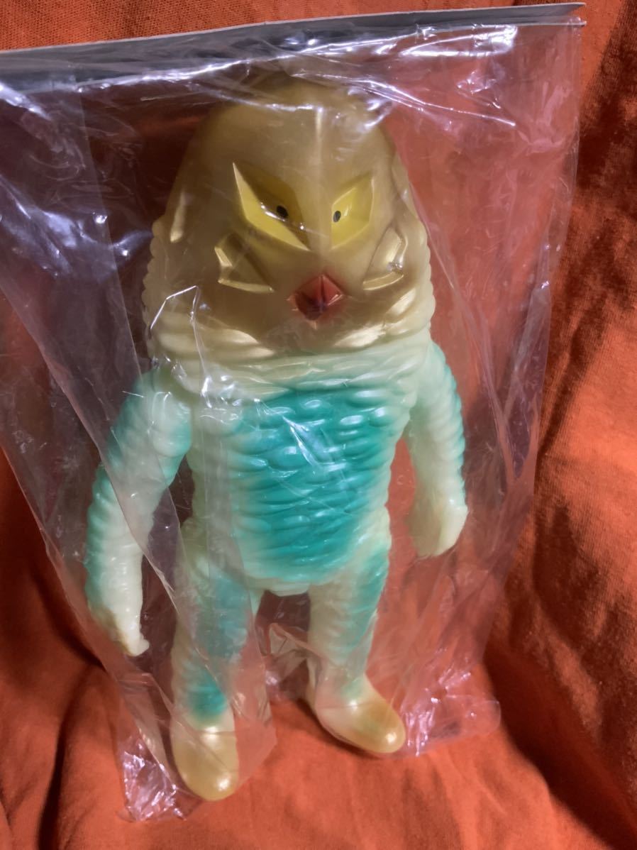 ブルマァク☆ザラブ星人☆蓄光版☆復刻版☆ウルトラマン☆未使用品 