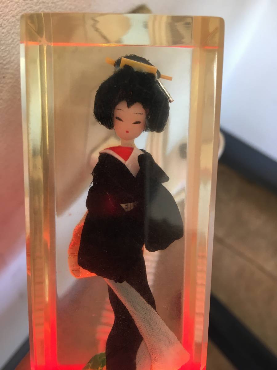 希少 昭和 レトロ 舞妓 芸者 美人 照明 水中花 レトロ照明 雑貨 レトロ雑貨 昭和レトロアンティーク水中花ライト 芸妓さん(雑貨)｜売買された
