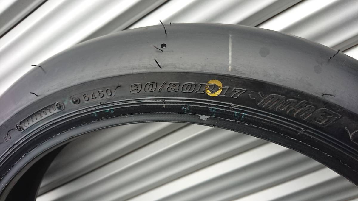 「dunlop Yahoo!オークション moto3」の落札相場・落札価格 - moto3 115&frasl;75R17 ⑨ 90&frasl;80R17 NSF250 スリックタイヤ前後セット ミディアム ダンロップ moto3(115&frasl;75R17)レーシングスリックタイヤ Moto3 スリック 0