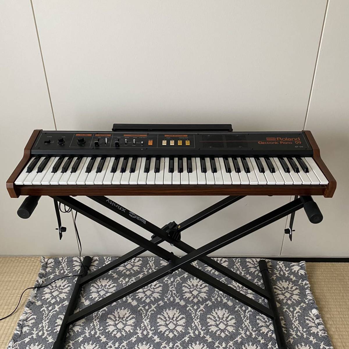 【極美品】Roland EP-09 スタンド付き 極美品】Roland EP-09 スタンド付き 【公式通販】