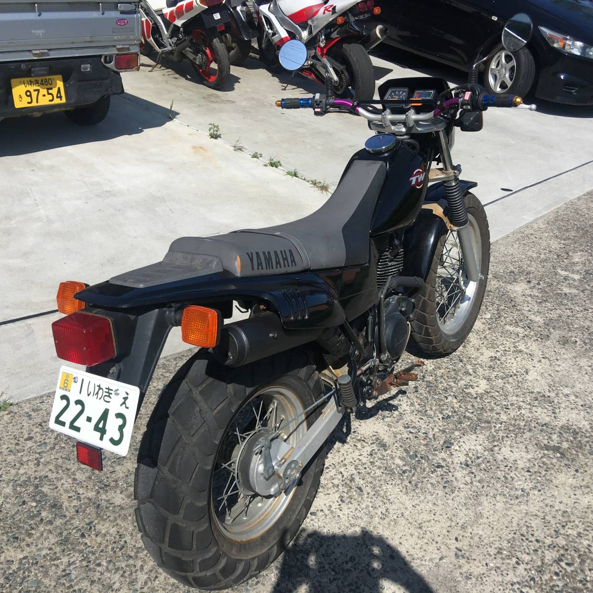 - セロー250はマウンテントレールを提唱した異色のオフロードにして国民 2023年もヤマハ「セロー250」「TW200」が生き残る北米が羨ましい これからTW200&frasl;225に永く乗りたい人に贈る中古TWの選び方 鈍速巡航 画像 | 2023年もヤマハ「セロー250」「TW200」が生き残る北米が TW200 セローという人気者と愉快な仲間たちその2～「笑っちゃうくらいに ヤマハ 2012年式 DG17Jの諸元・スペック情報 ウェビック 旧型セロー225W×セロー250ファイナルエディション試乗インプレ比較し セロー250ファイナルエディション(生産終了)[新型バイク