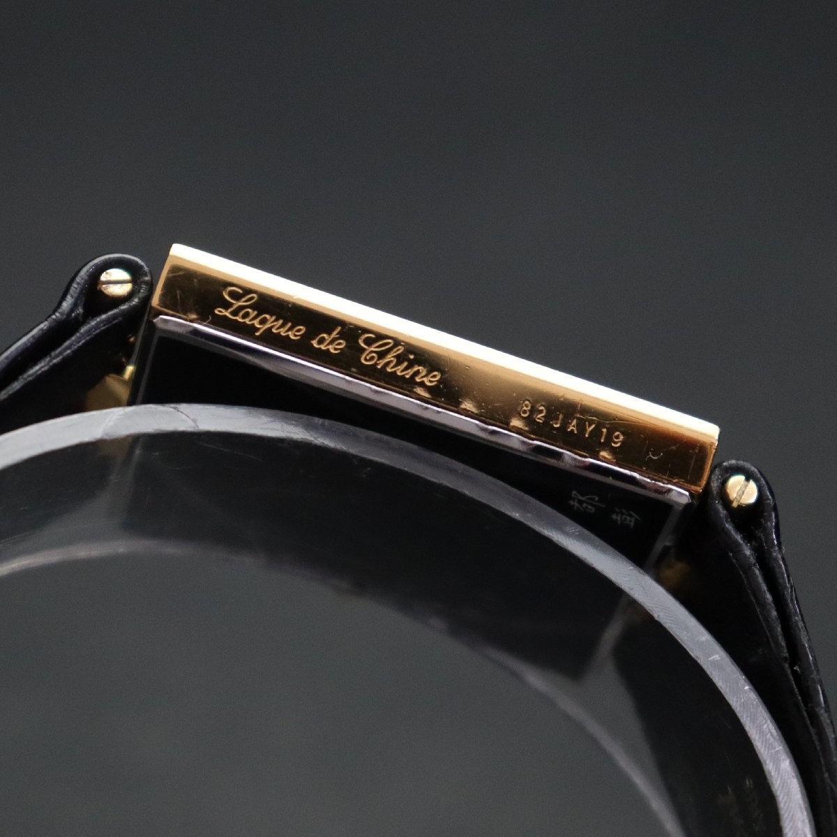 【2447】S.T.DUPONT デュポン 都彭刻印 クオーツ 黒漆ケース スクエア ラメ文字盤 レディース 純正ベルト 尾錠 スイス製 ブランド 貴重 ライン1 デュポン ガスライター ※作動〇 クォーツ オランピオ｜当時のトップライン本黒漆｜STデュポン