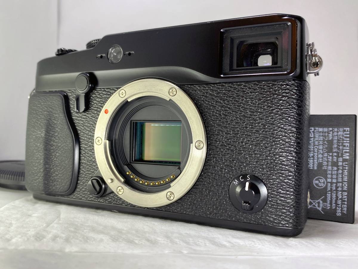 FUJIFILM X-Pro1 ボディ ミラーレス一眼 バッテリー・充電器付 ☆特上品☆ 富士フイルム FUJIFILM X-Pro1 ボディ ☆バッテリー付き