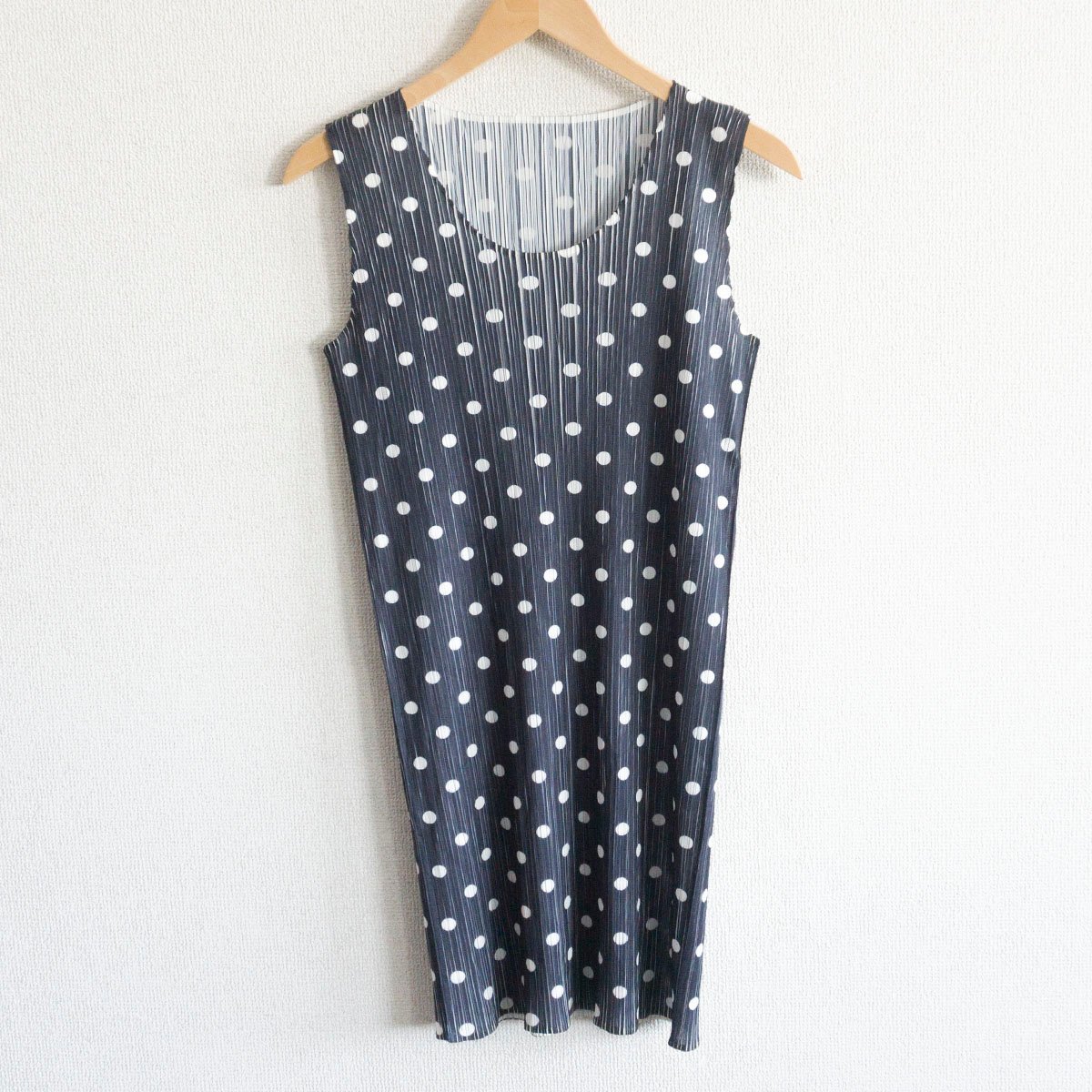 navy-soft-pleats-top