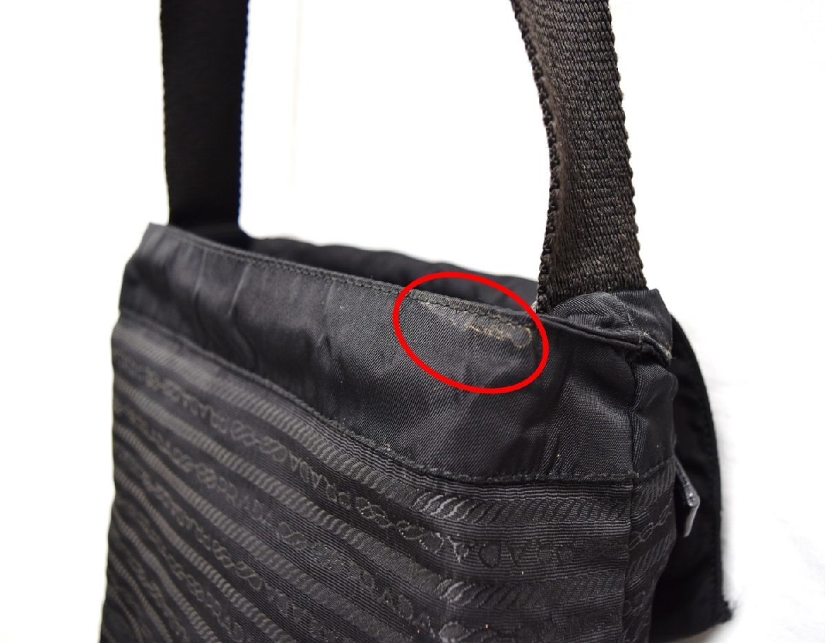 送料無料】プラダ PRADA ショルダーバック コレクション レトロ 中古 