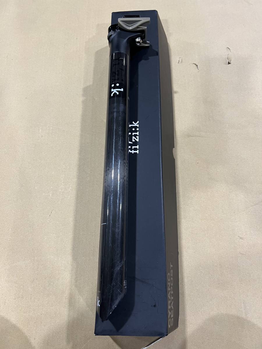 Fizik Cyrano シートポスト R1 31.6mm カーボン R1 CYRANO シート