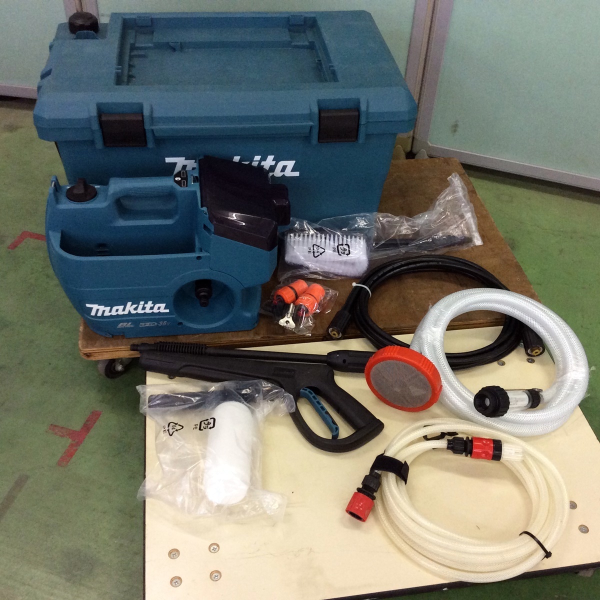 セール，限定SALE TH-4982 マキタ makita 充電式 高圧洗浄機 MHW080DZK 36V用 18V&times;2 本体のみ(高圧洗浄機)｜売買されたオークション情報、yahooの商品情報をアーカイブ公開 - オークファン 高圧洗浄機