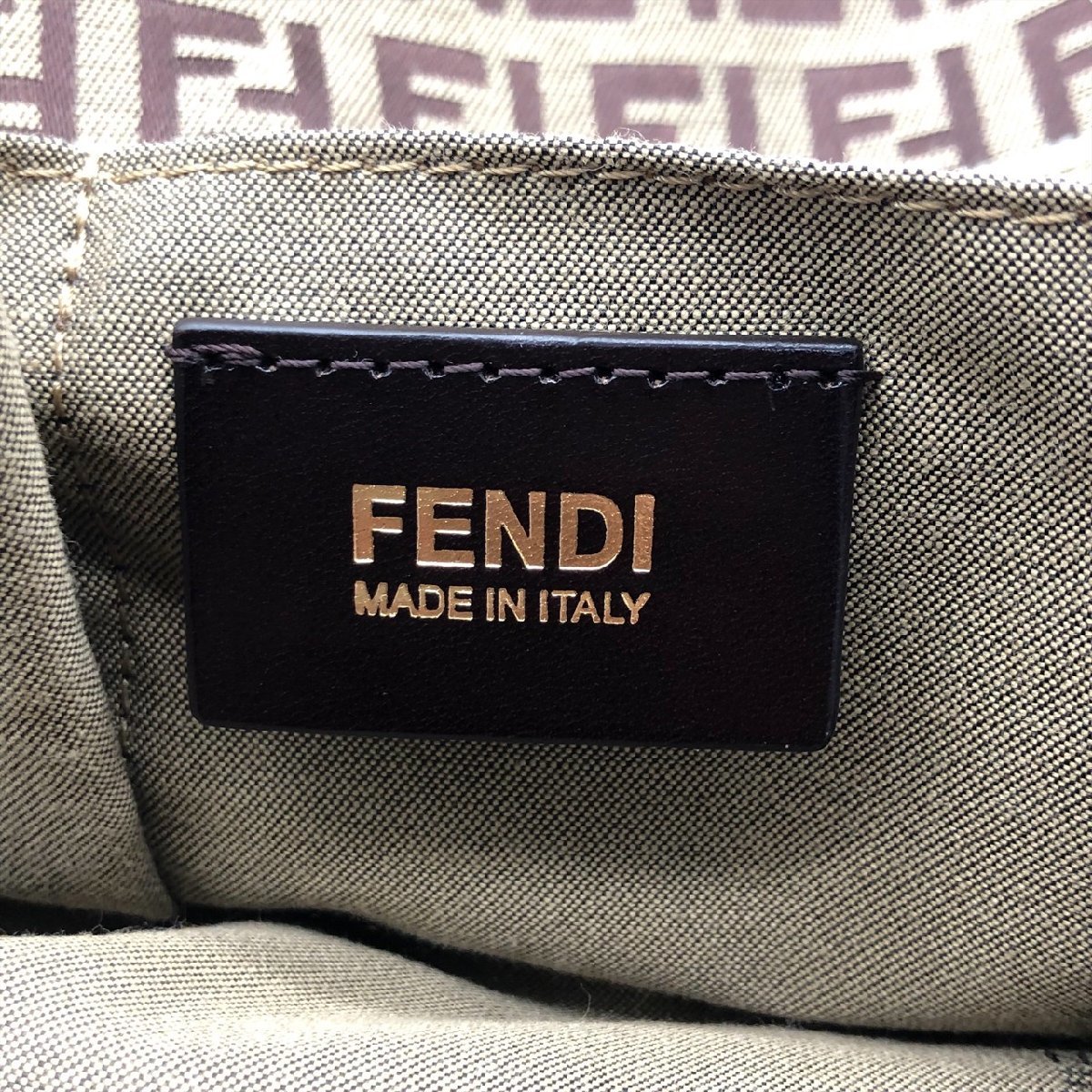 美品 FENDI フェンディ 8BH215-HJE 128-2550 ズッキーノ FF ロゴ 