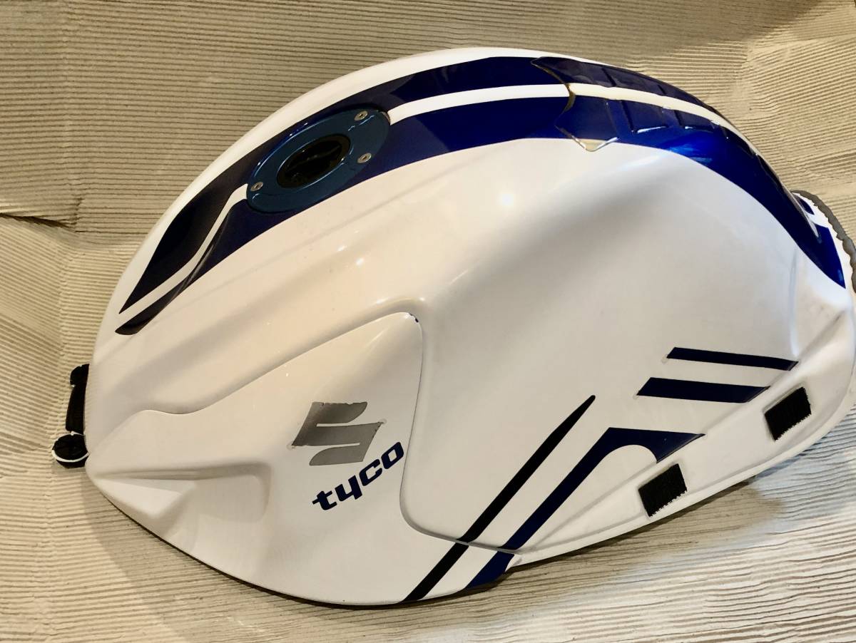 スズキ GSX-R750 L1 燃料ポンプ＋キャップ付き 純正タンク 2011