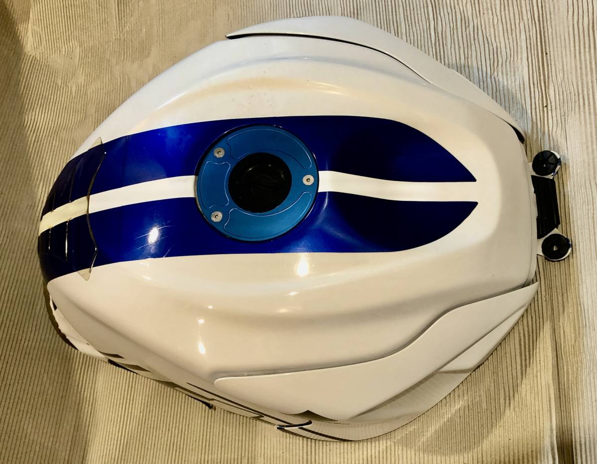スズキ GSX-R750 L1 燃料ポンプ＋キャップ付き 純正タンク 2011