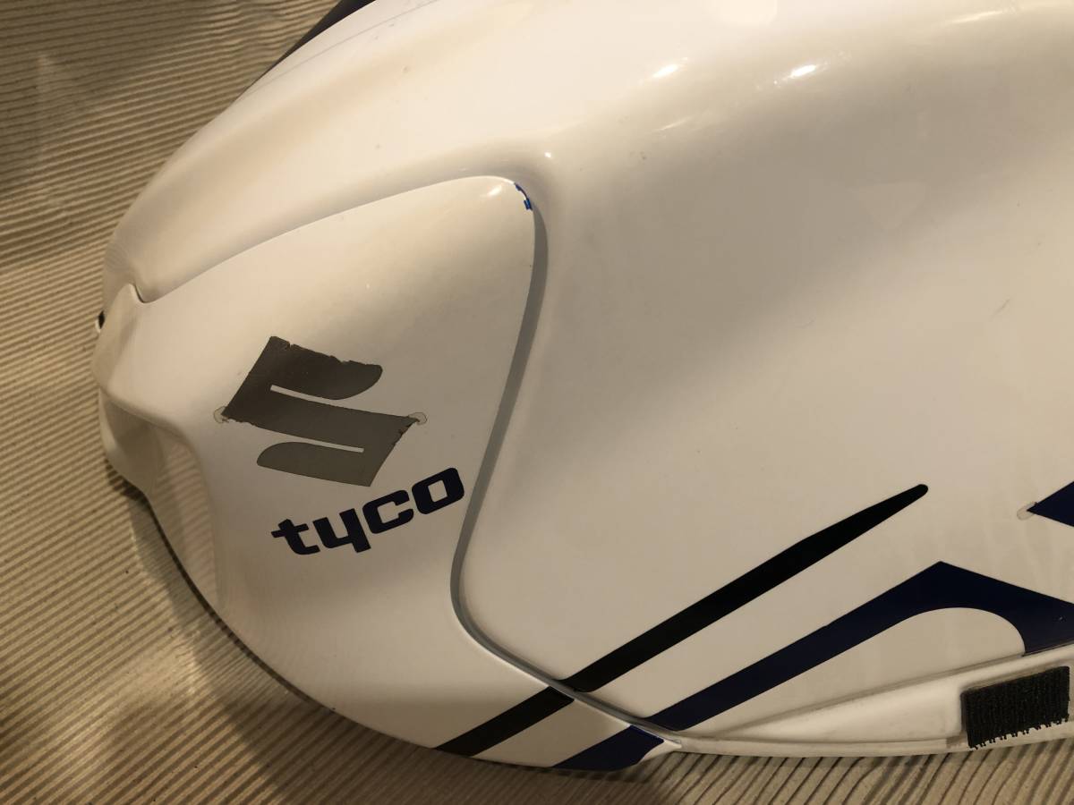スズキ GSX-R750 L1 燃料ポンプ＋キャップ付き 純正タンク 2011