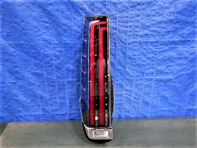 人気，安い K1090 ノア エスクァイア ZRR80G ZWR80G 後期 左テール 28-242 ZRR80W ZWR80W(テールライト)｜売買されたオークション情報、yahooの商品情報をアーカイブ公開 - オークファン トヨタ用