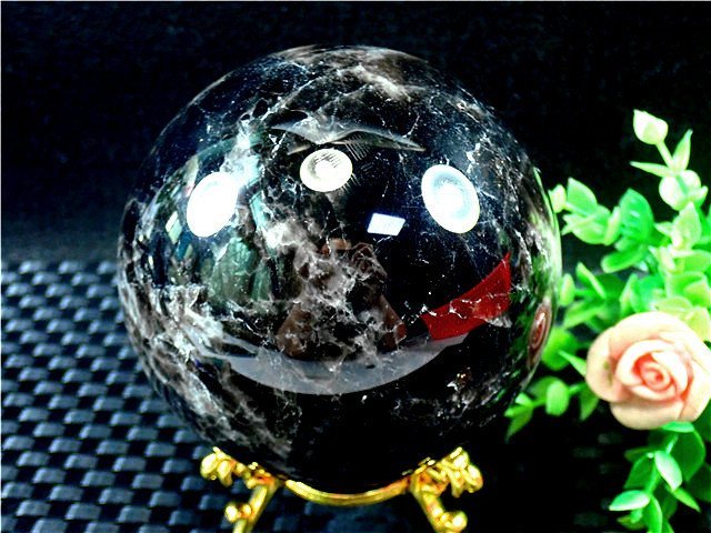 丸玉 モリオン 黒水晶 魔除け 置物｜魔除けの代表石｜アップ