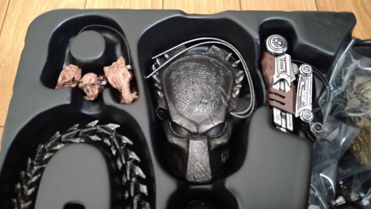 ホットトイズ ウルフ プレデター 重装備版 AVP2 【公式通販】