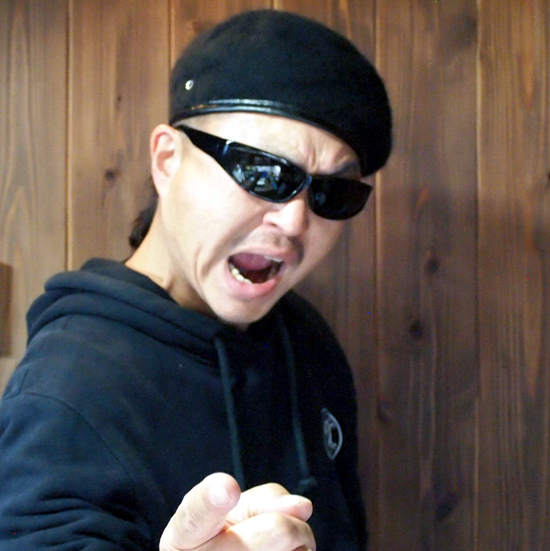 長年愛用できる 実用性ある 大人の キャッツアイ cat's eye サングラス 黒 ブラック バイカー ロッカーズ カフェレーサー 検索用→ 氣志團