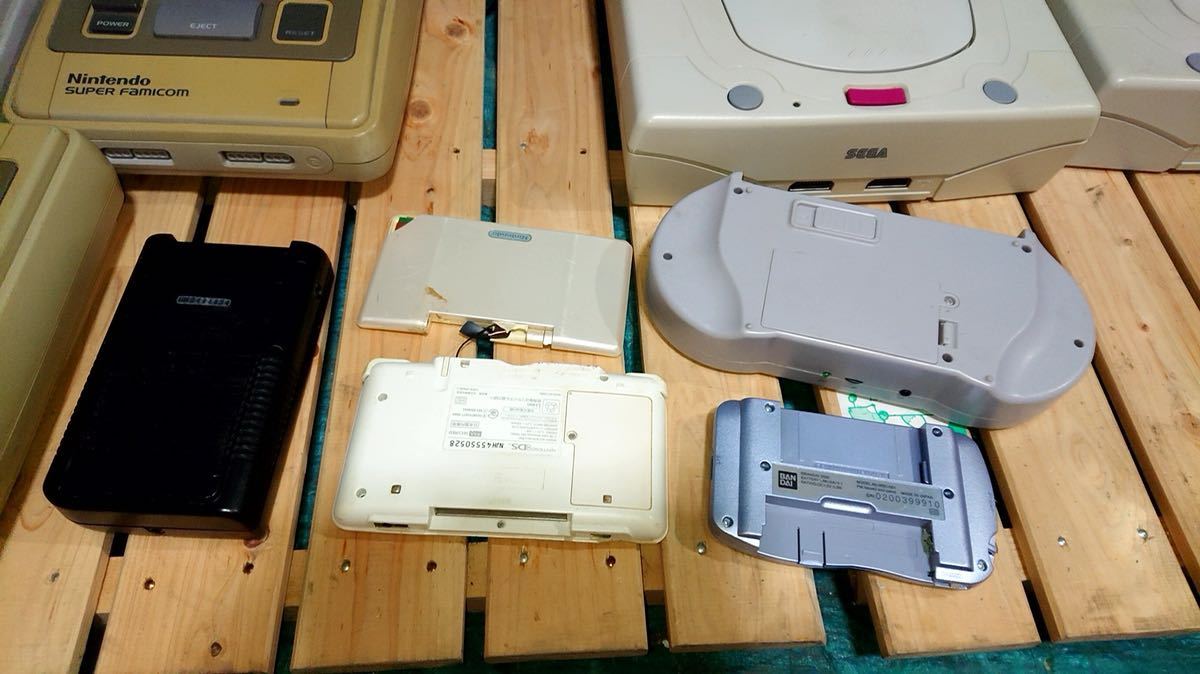 ゲーム機 本体 ソフト コントローラー ケーブル 大量まとめ売り 1円