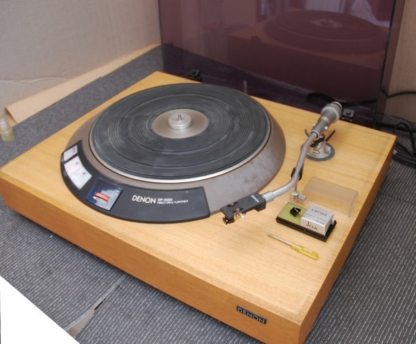 ☆希少品【デンオン / DENON ダイレクトドライブレコードプレーヤー DP-3700F 】1974年 定96，000円 エンパイヤ4000D付　M08086