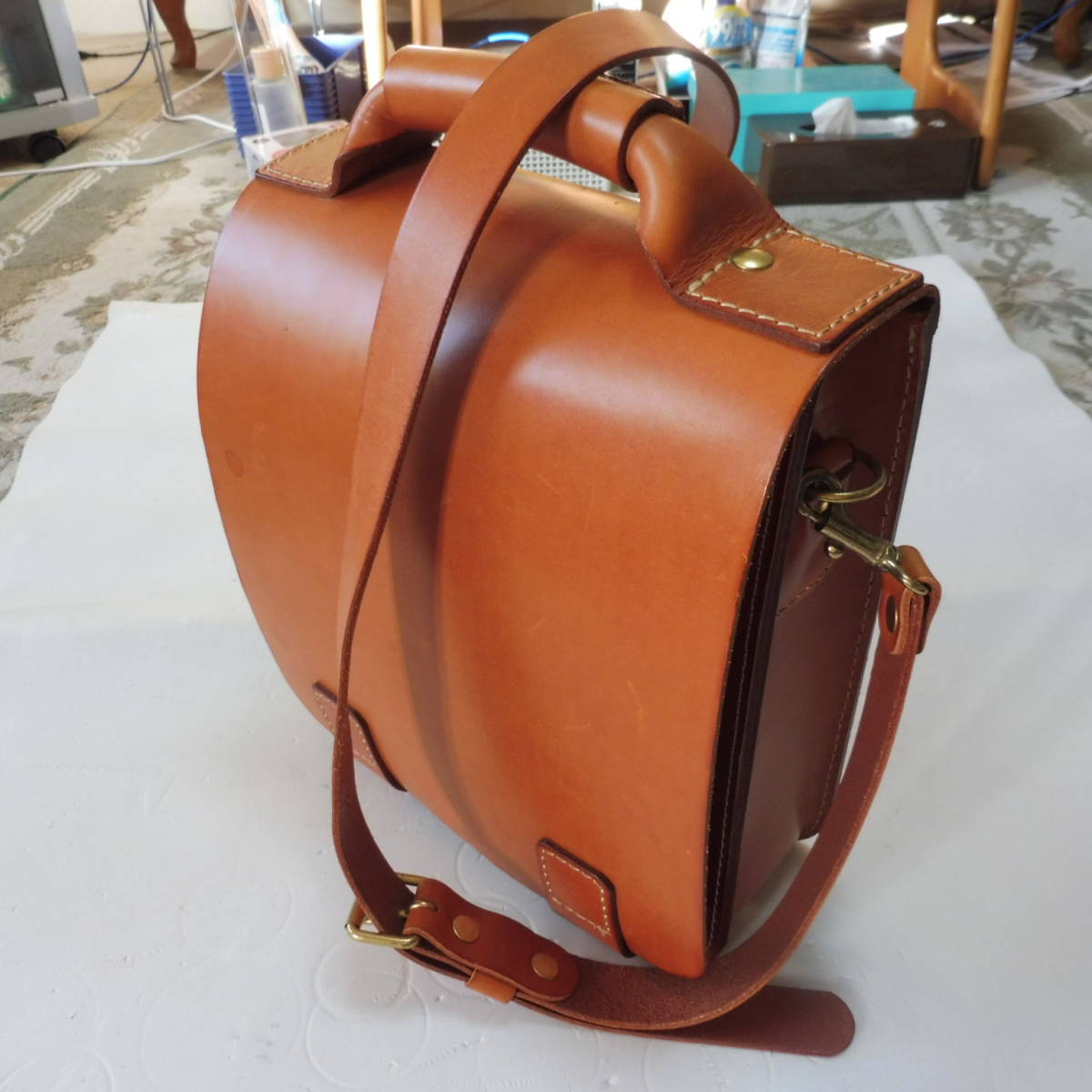 希少HERZ ヘルツ 半かぶせ メッセンジャー ショルダーバッグ