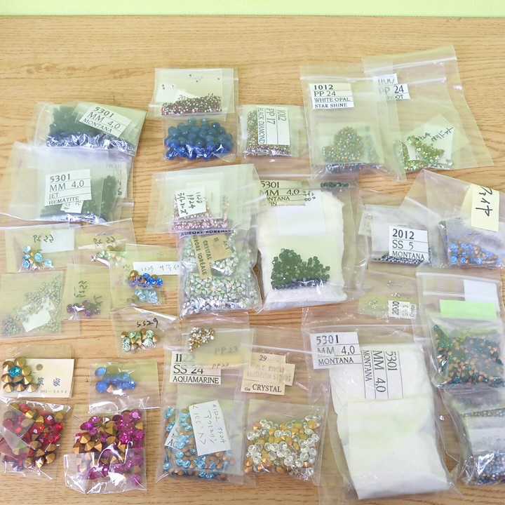 箱無し 大量 スワロフスキー 大量 まとめて SWAROVSKI 極小粒 小粒 中  