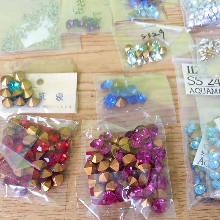 箱無し 大量 スワロフスキー 大量 まとめて SWAROVSKI 極小粒 小粒 中  