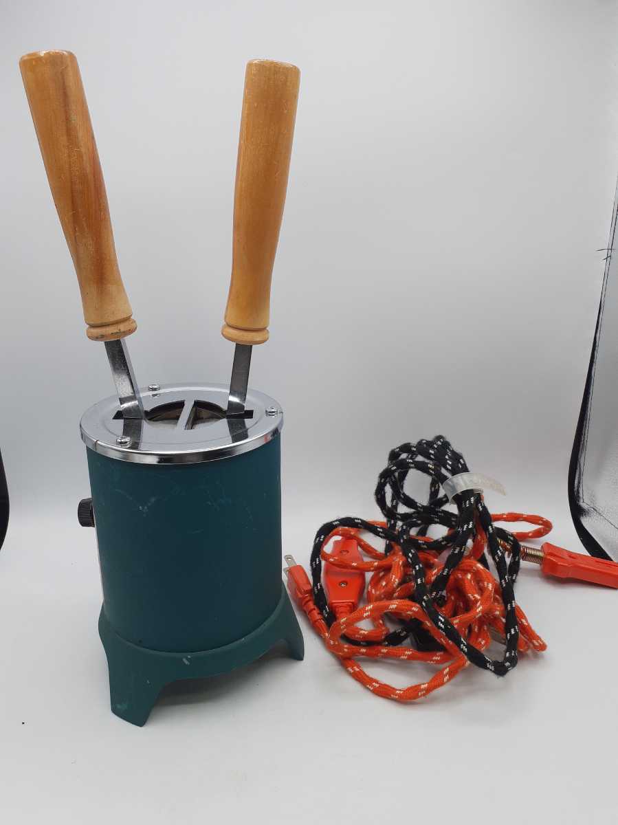 美品　藤原式　裁縫電化鏝　和裁　鏝2本入り　木製ケース付き　手芸用アイロン 美品 藤原式 裁縫電化鏝 和裁 鏝2本入り 木製ケース付き 手芸用