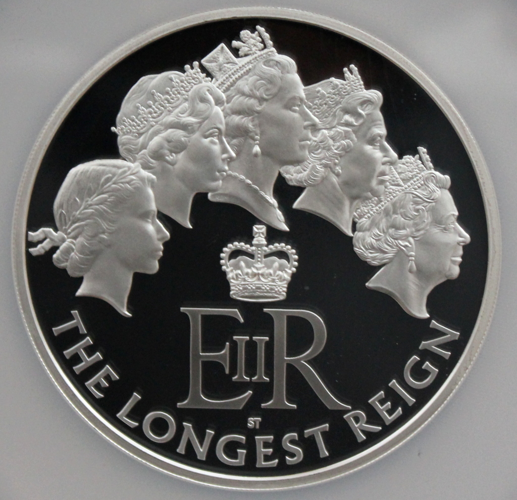 2015 イギリス エリザベス2世 最長在位記念 10ポンド 5オンス 銀貨 NGC