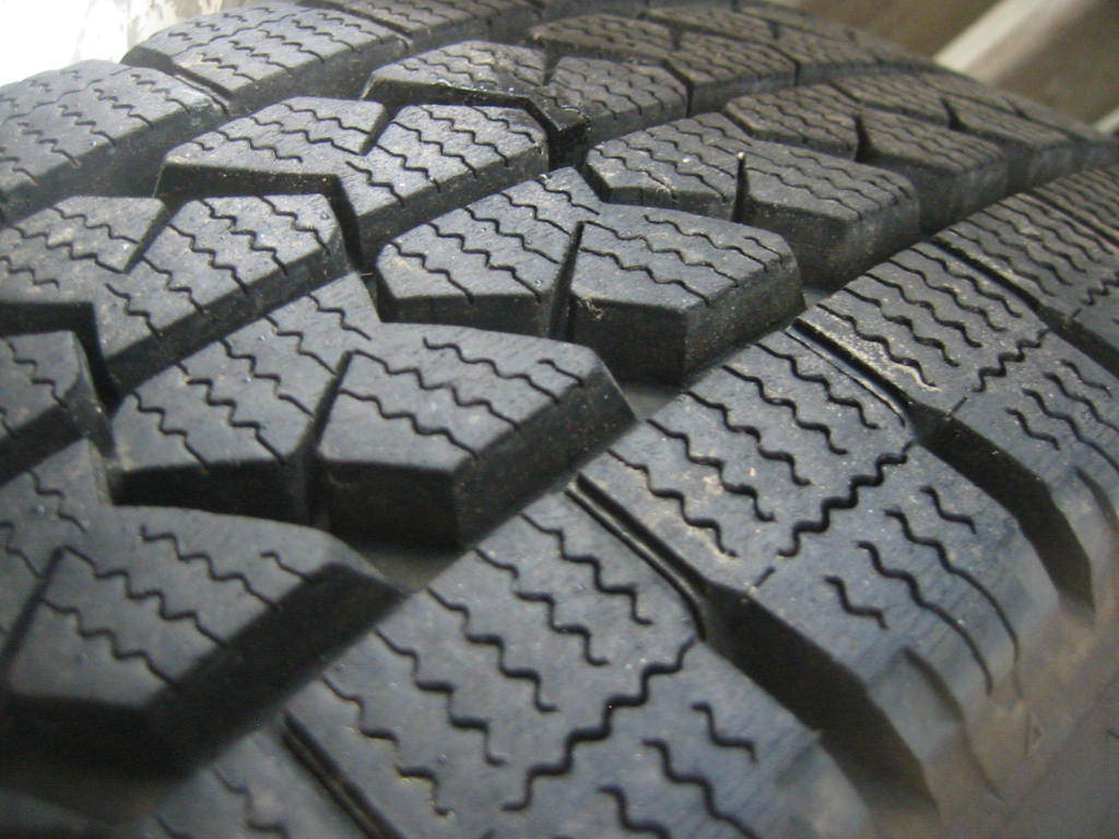 ブリジストン スタッドレスタイヤセット カムロード BRIDGESTONE