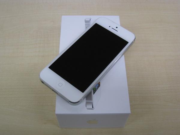 iPhone5白ソフトバンク16GB終わりました ○判定