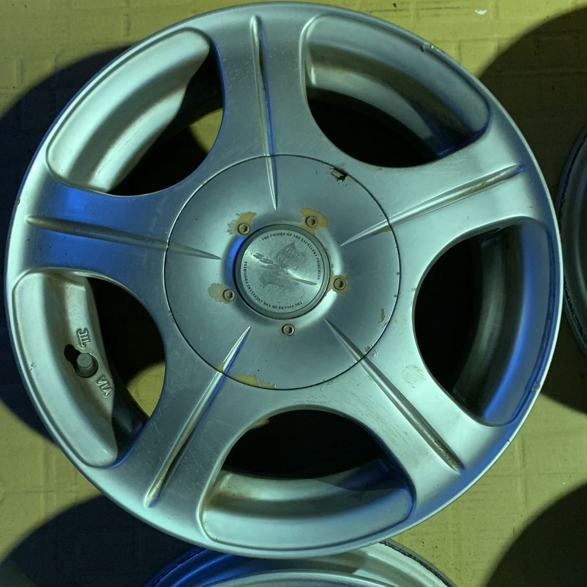 4穴マルチPCD アルミホイール 13インチ 4J offset42 4本セット(社外品 