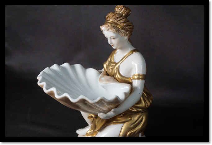 MEISSEN マイセン 女神 ビーナス 小物入れ ドイツ 貝 金彩 置物 陶芸  