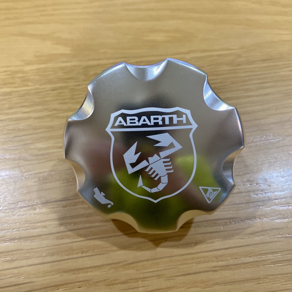 アバルト 500 595 695アルミ エンジンオイル キャップ Abarth オイル