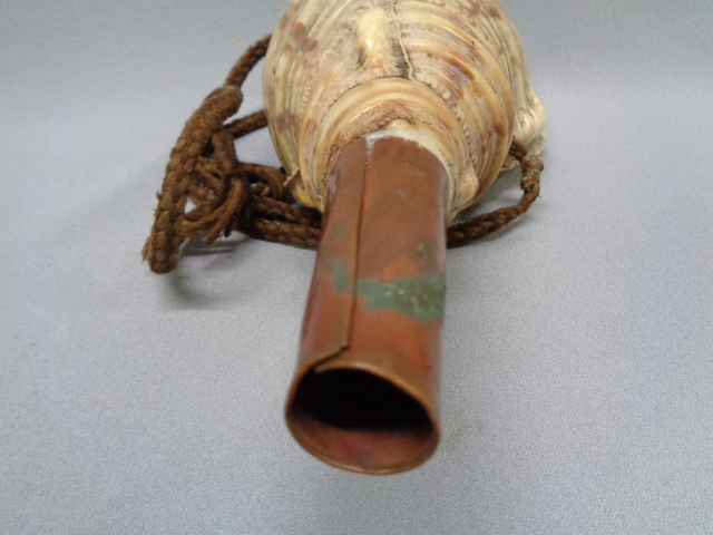 蔵出し品】 ♪ 時代 法螺貝（法螺笛 陣貝） 紐付き 約27．7cm