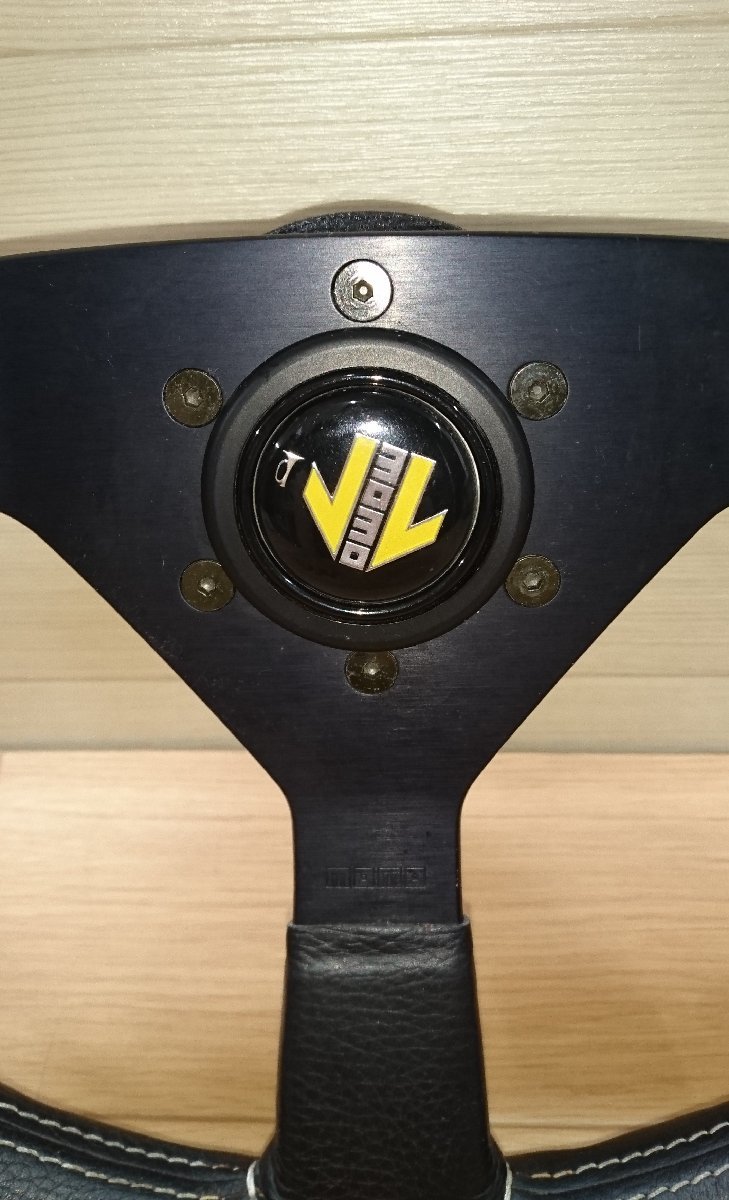 momo VELOCE RACING （320mm） のパーツレビュー | スイフトスポーツ