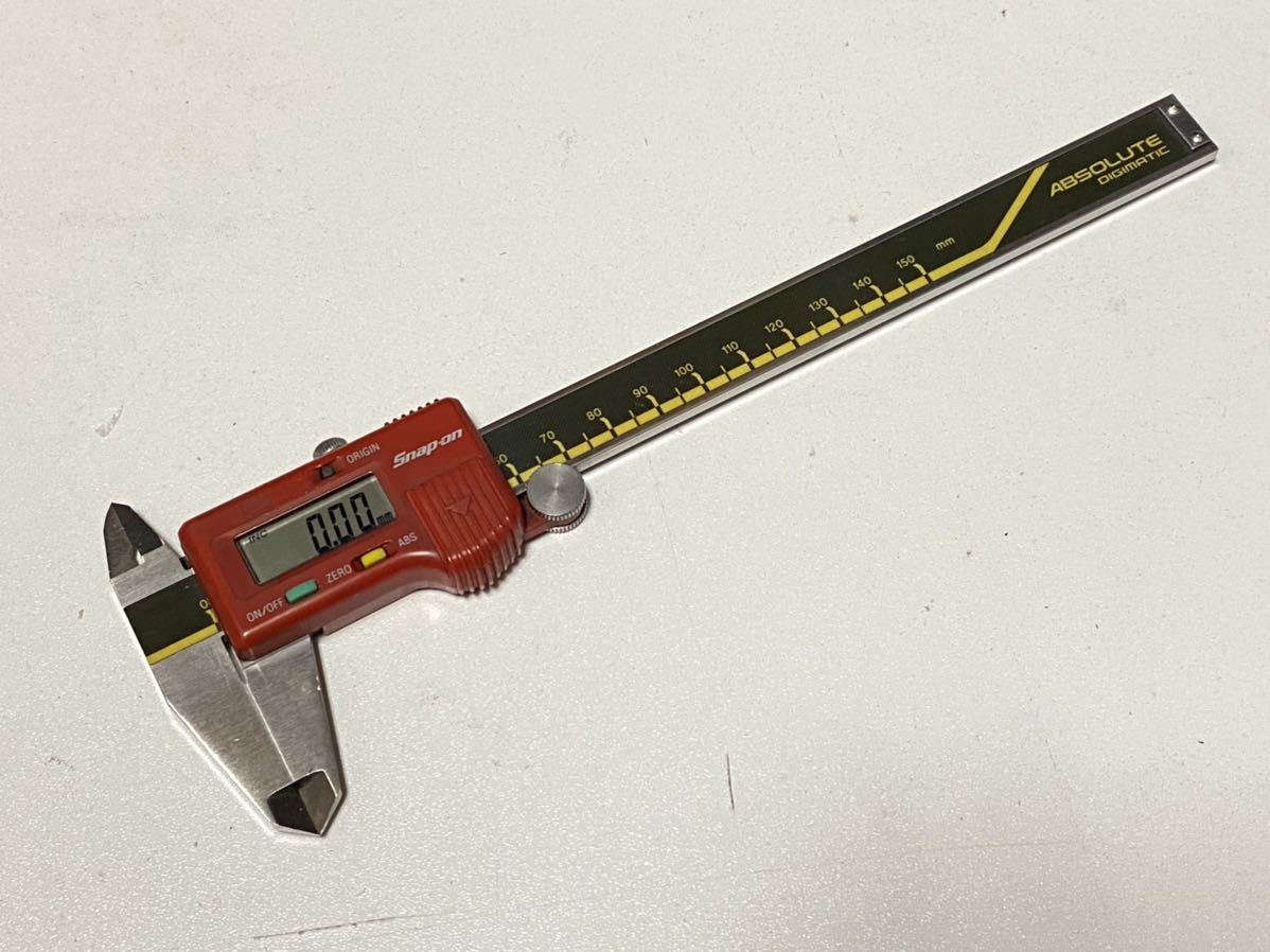 スナップオン製（Mitutoyo 製）のデジタルノギス の中古品です。防水