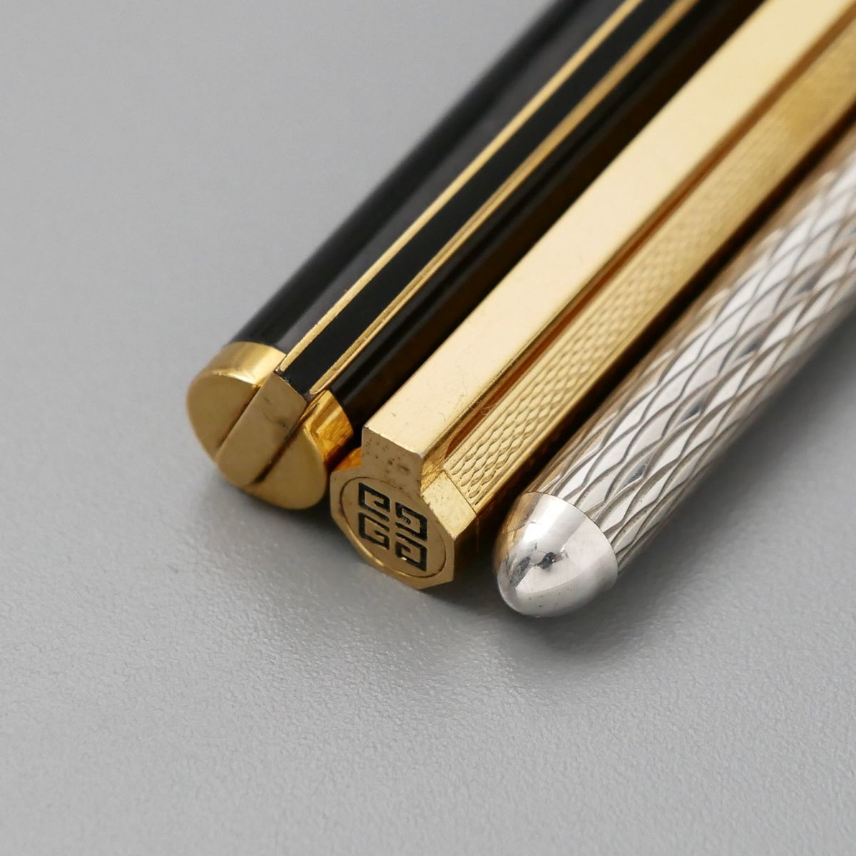 HT493 時代物 堆朱花文香合・剔紅如意云紋香盒 外径7.4cm