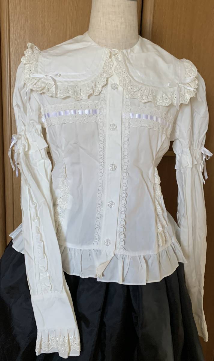 【セール，格安】 AngelicPrettyのコットンレース花ボタン長袖ブラウスオフ白 アンジェリックプリティ ロリィタ ロリータ 甘ロリ(トップス)｜売買されたオークション情報、yahooの商品情報をアーカイブ公開 - オ トップス