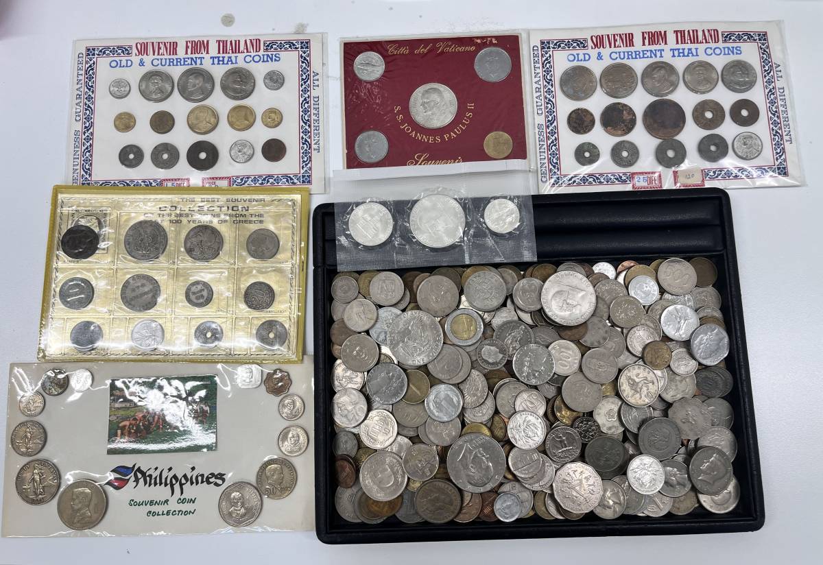 1円スタート!!外国銭おまとめ 総重量約2.2kg!! 外国硬貨 コイン 記念 