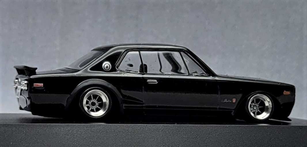 1/64　日産　スカイライン改　（ハコスカ４Dr）　チンスポ　SSRマークⅠ　アルミ製　深リム　街道レーサー　グラチャン