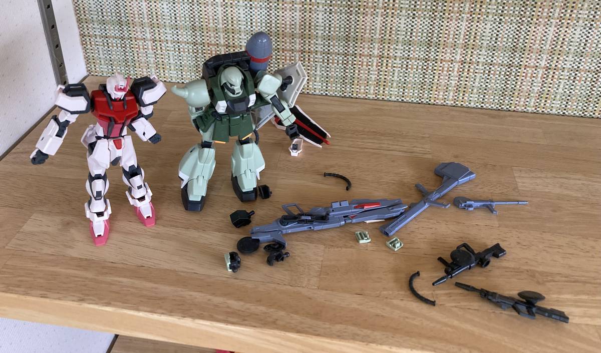 ガンプラ33体セット（組立済み）