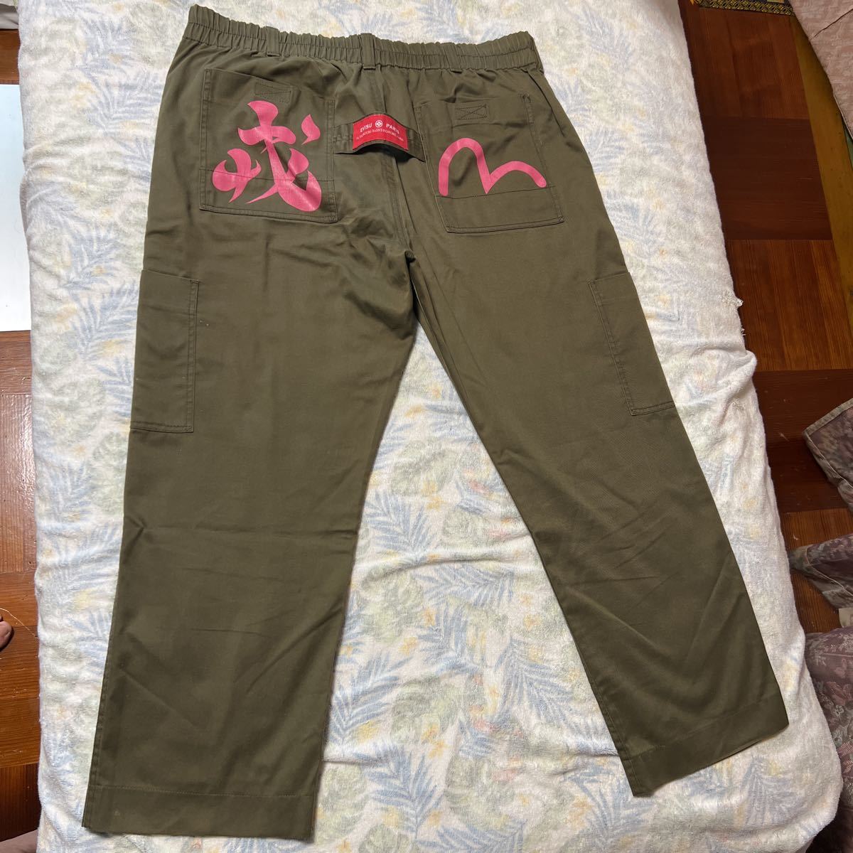 EVISU PARIS カーゴパンツ カーキー 戎、カモメマークピンクペンキ入り 