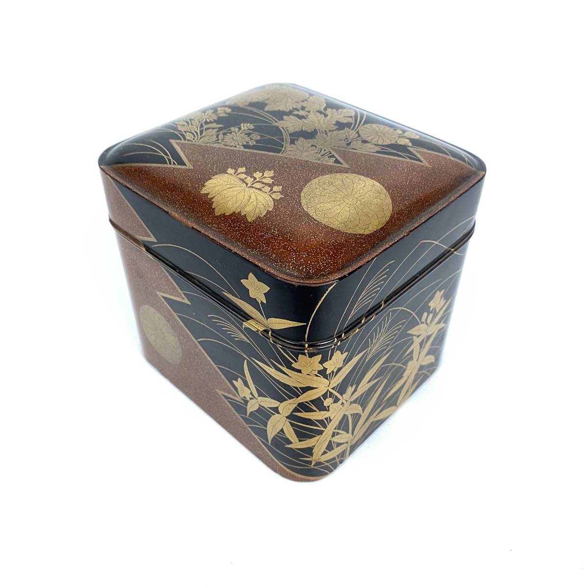 静雅】室町時代アンティーク 日本皇室 菊模様 蒔絵 秋草 梨地 盒 2C1