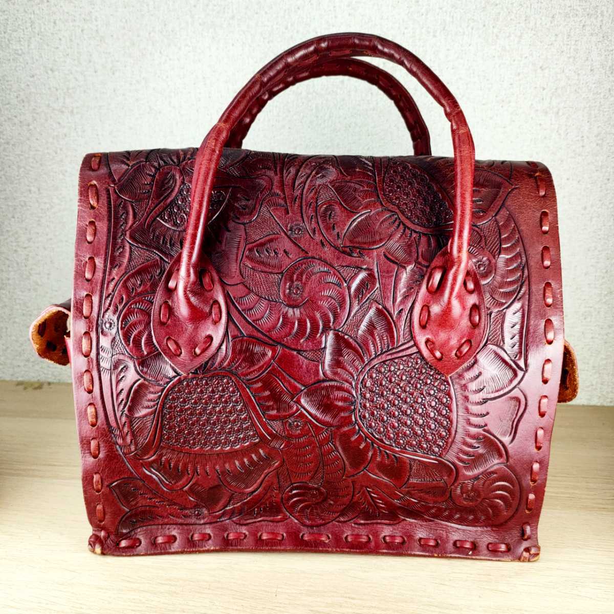 グレースコンチネンタル CARVING TRIBES カービングトライブス レザー 