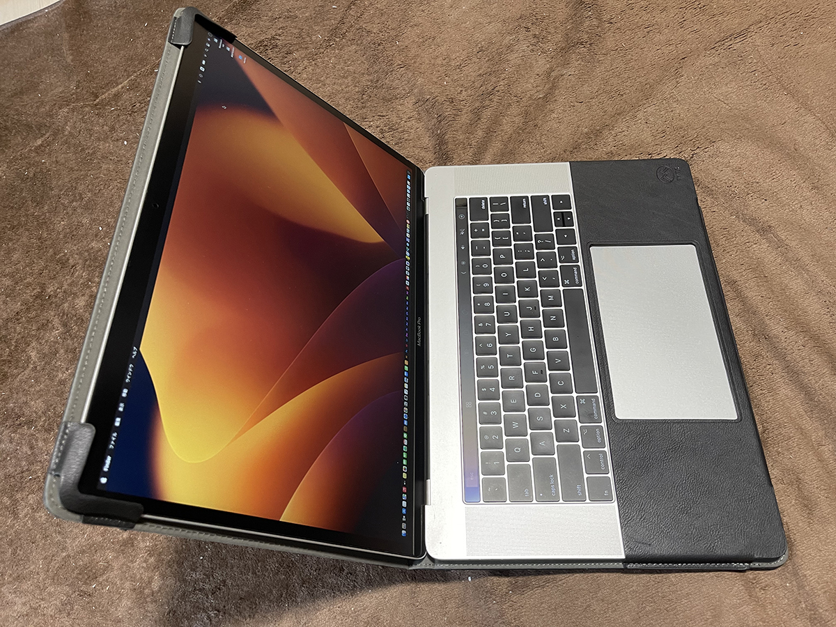 MacBook Pro ｢US配列｣ | 0 ｢UK ではなく 初めて英字配列キーボードの 