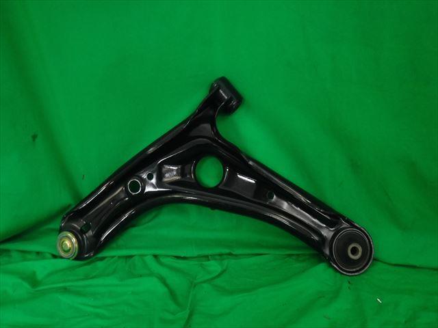 MR－S GH-ZZW30 右フロントロアアーム 48068-19175 2230525