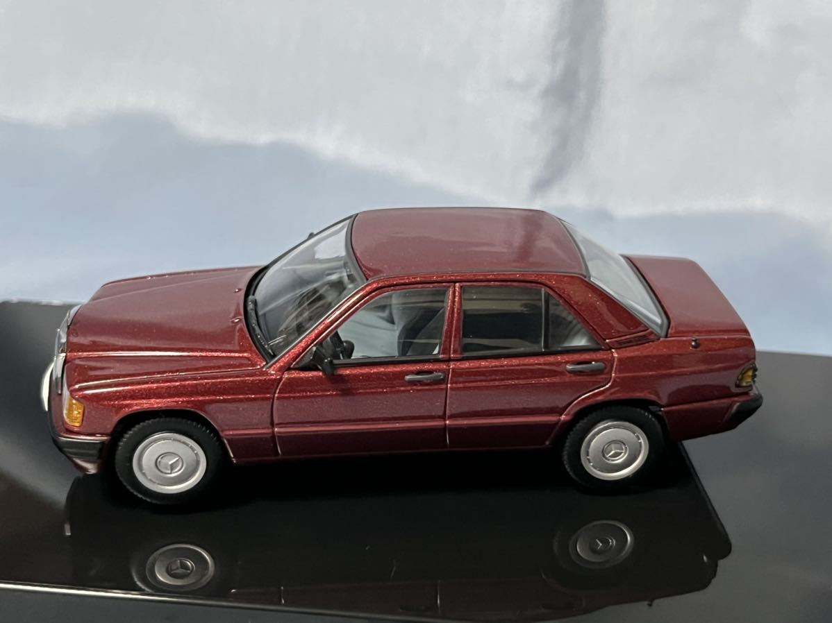 オートアート製 メルセデスベンツ 190E 2.0 (1/43) AUTOart 1⁄43