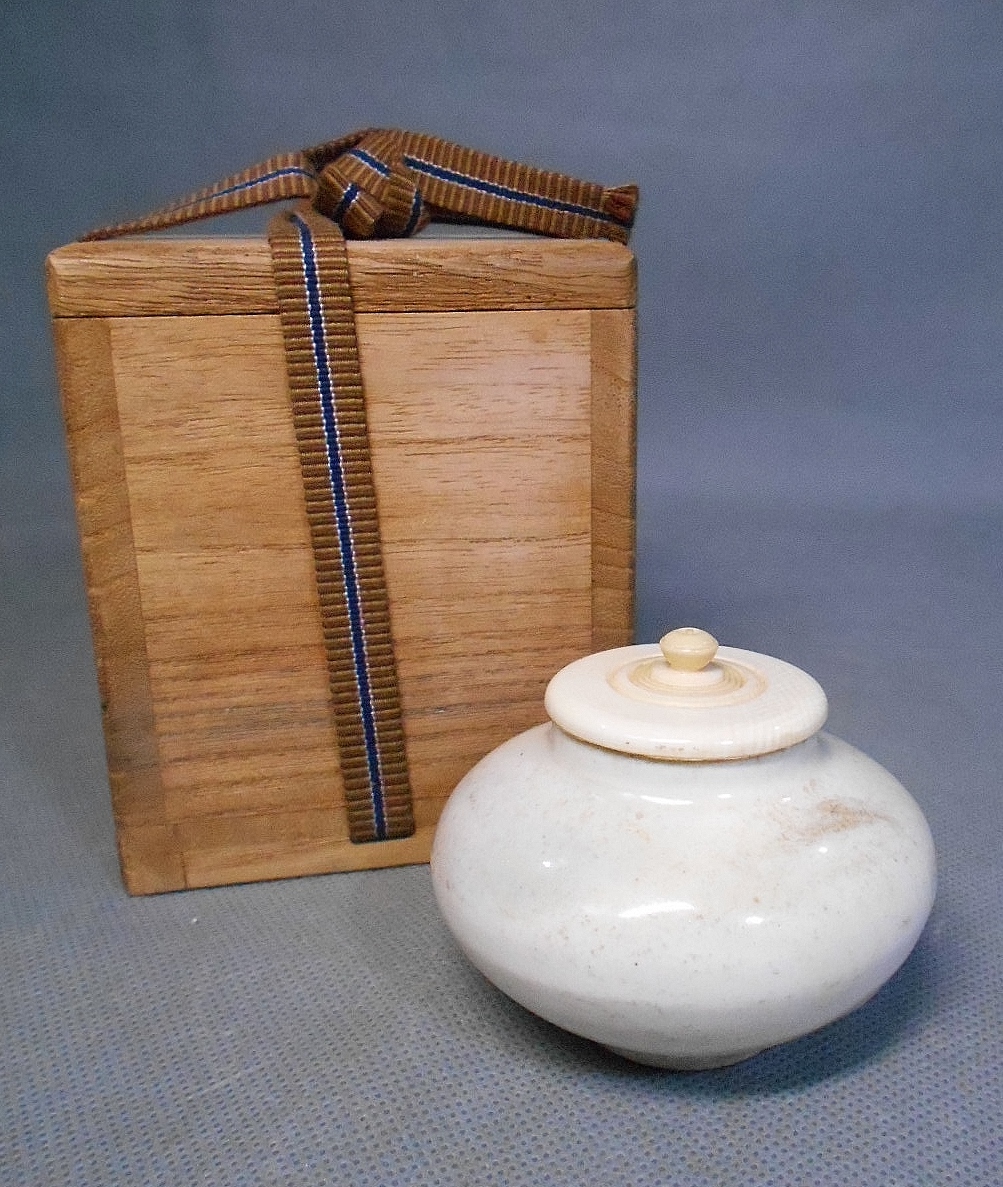 美術品・アンティーク・コレクション 李朝 青磁 角鉢 古玩