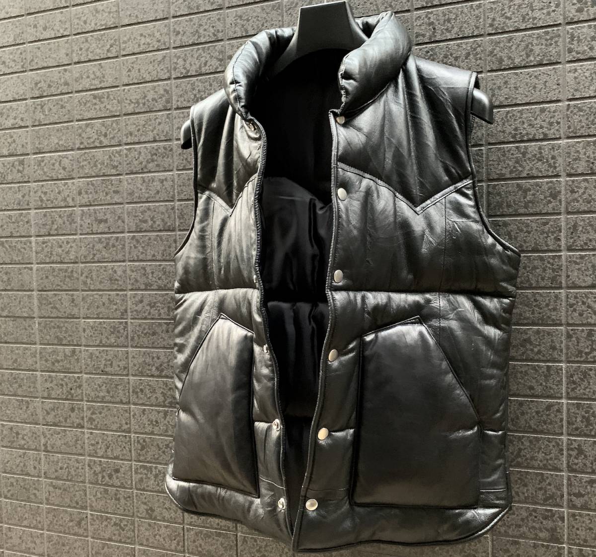 ◇モデル出品◇XXLサイズ 本革 リッチ・レザーダウンベスト黒 牛革皮 