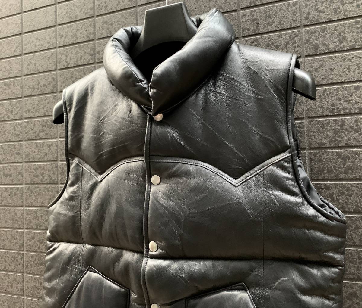 ◇モデル出品◇XXLサイズ 本革 リッチ・レザーダウンベスト黒 牛革皮 
