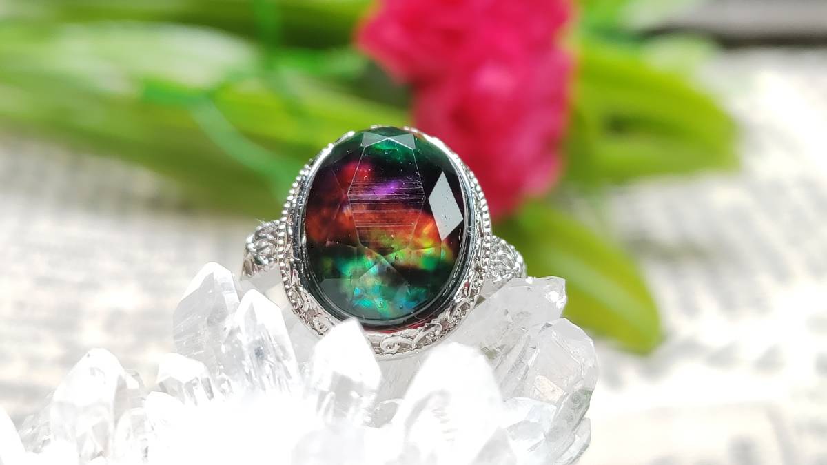 G-6270カナダ産アンモライト化石であり最高級の宝石遊色鮮やか　フリーサイズ