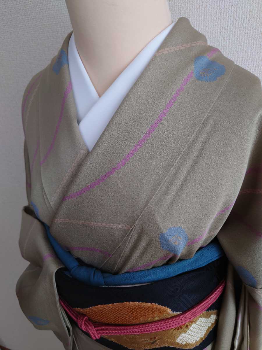 高品質，人気 すずや 291正絹小紋金彩入 媚茶系(仕立て上がり)｜売買されたオークション情報、yahooの商品情報をアーカイブ公開 - オークファン 仕立て上がり